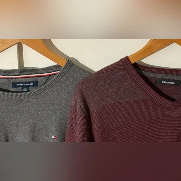 Tommy Hilfiger & Liz Claiborne Sweater Bundle - Picture 3 of 4